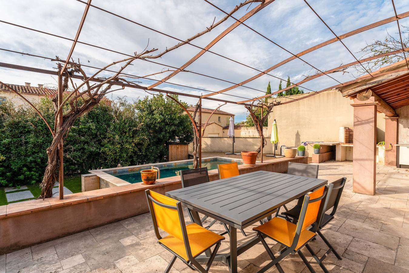 Villa 'Vacances' avec piscine privée, Wi-Fi et climatisation in Orange, Vaucluse