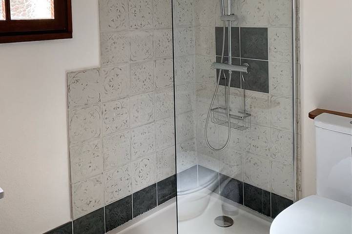 Gîte pour 3 personnes, avec piscine ainsi que balcon et jardin à Venasque - 4