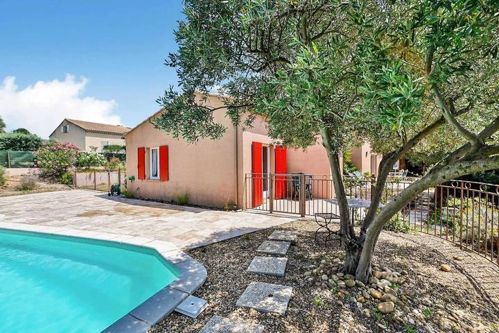 Location de vacances pour 6 personnes, avec piscine et terrasse à Eyragues - 3