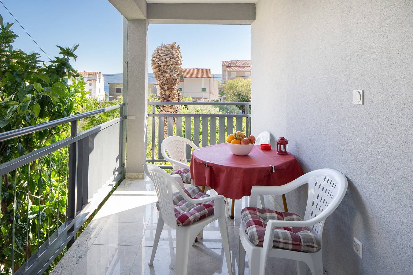Ganze Wohnung, Studio Appartement mit Terrasse Duce, Omis As-16877-b in Dugi Rat, Omis-Riviera