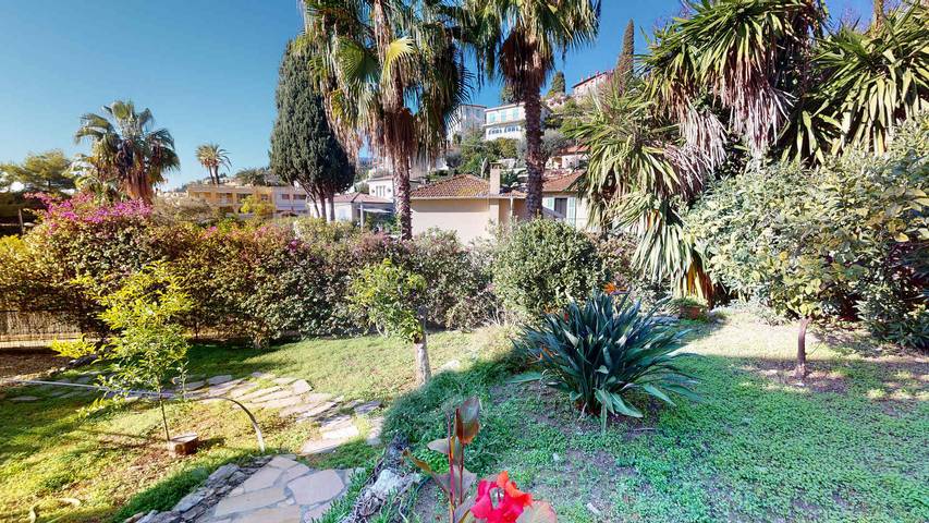 Gîte pour 4 personnes, avec vue sur l’océan et balcon/terrasse ainsi que piscine et terrasse, animaux acceptés à Menton - 2