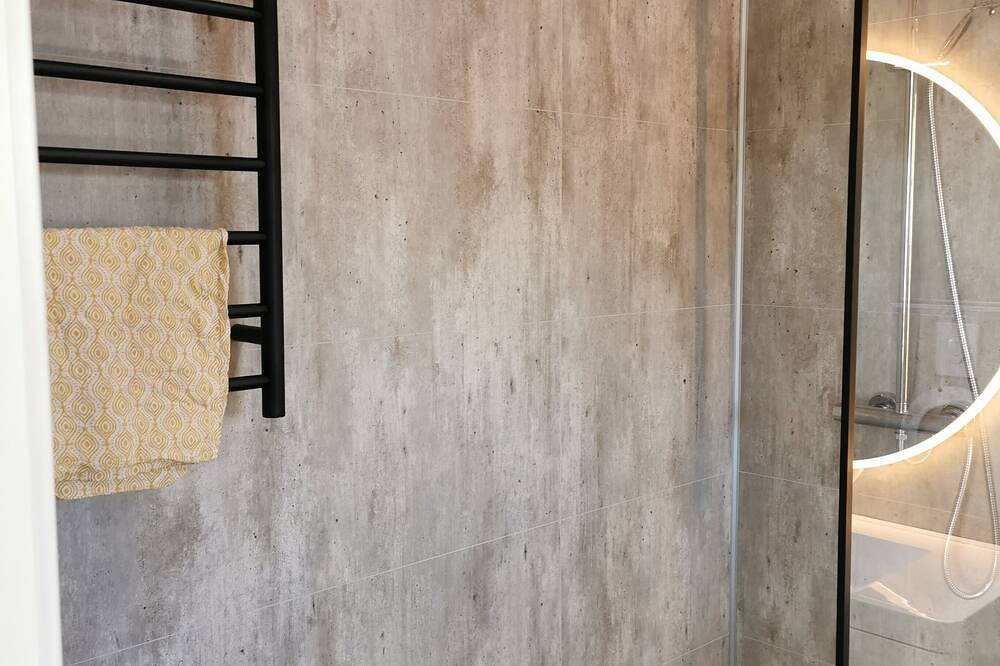 Entire apartment, Fjordview with Balcony Top Floor Apartment in Bergen, Vestland