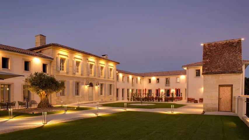 Hôtel pour 2 personnes, avec jardin ainsi que piscine et vue, animaux acceptés à Arveyres - 4