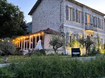 Chambre d’hôte pour 2 personnes, avec vue et jardin dans les Alpes-de-Haute-Provence