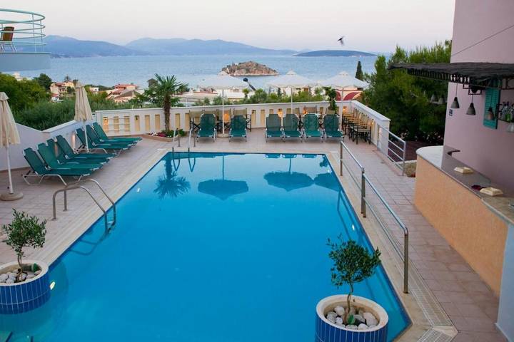 Location de vacances pour 4 personnes, avec piscine ainsi que jardin et vue dans Tolo (Grèce) - 2