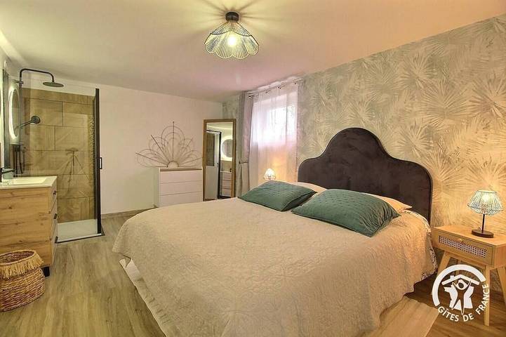 Location de vacances pour 2 personnes, avec jardin et terrasse à Pléhédel - 2