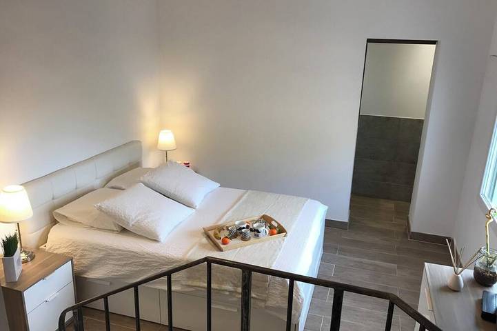 Location de vacances pour 8 personnes, avec jardin à Pietralba - 2