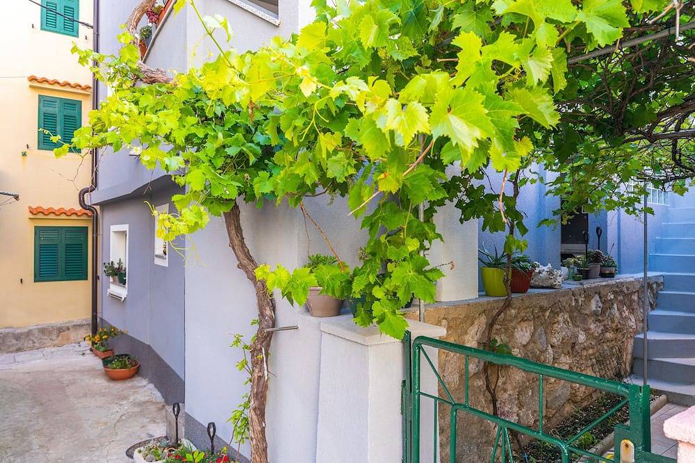 Appartamento intero, Appartamento di due stanze con aria condizionata Baska, Veglia - Krk (A-23915-b) in Baška, Krk (Croazia)