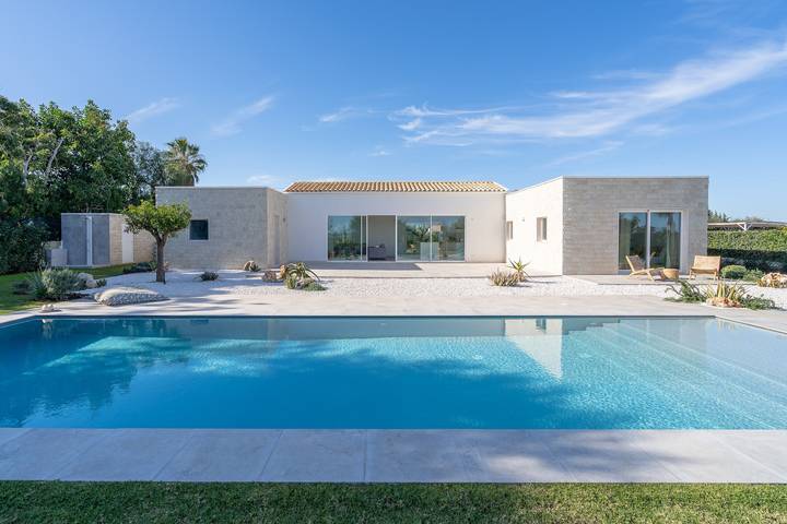 Villa pour 8 personnes, avec jardin à Fontane Bianche