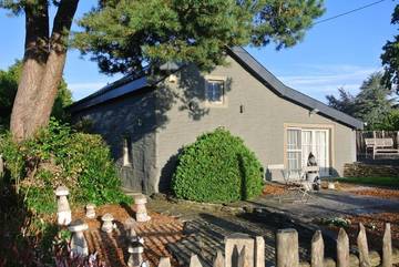 Location de vacances pour 6 personnes, avec vue ainsi que jardin et sauna dans Tavigny