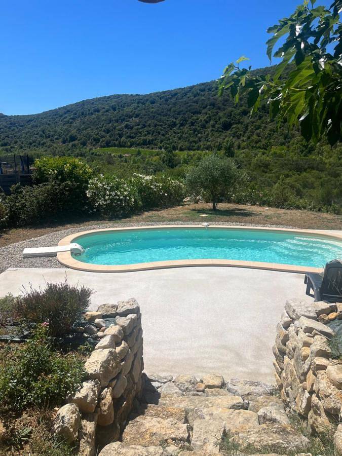 Location de vacances pour 6 personnes, avec piscine ainsi que vue et jardin à Saint-Maurice-d'Ibie - 4