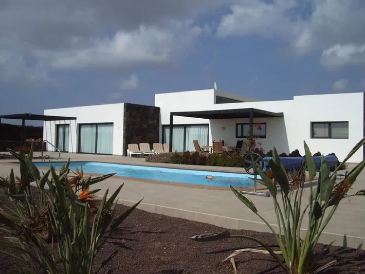 Holiday home for 4 people, with view and pool as well as garden - 1