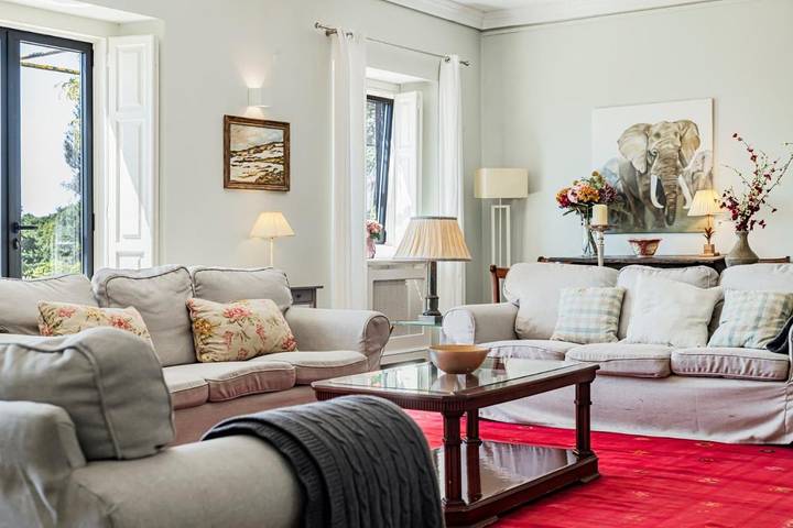 Location de vacances pour 22 personnes, avec vue ainsi que jardin et piscine, animaux acceptés à Sintra - 2