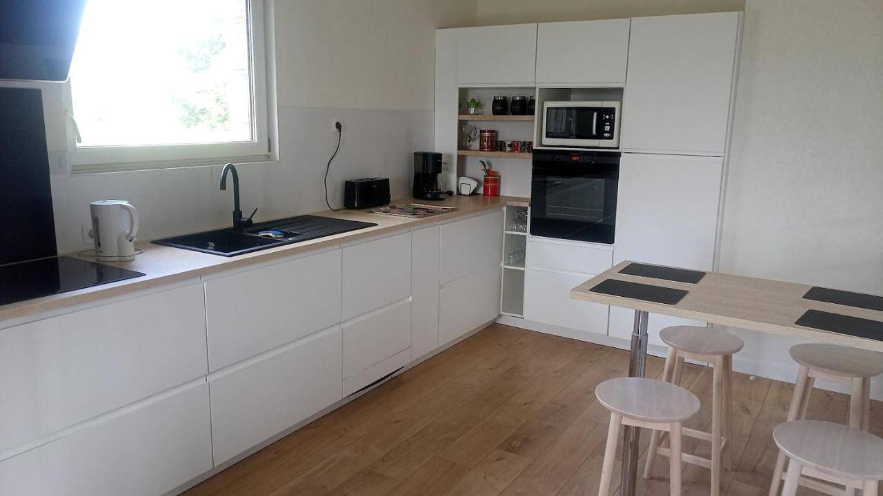 Three-Bedroom House in Ploubalay, Région de Dinan