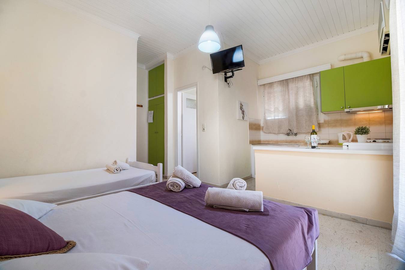 Estudio entero, Apartamento estudio 'Con vistas a la montaña' con vistas al mar in Nikiana, Alexandros