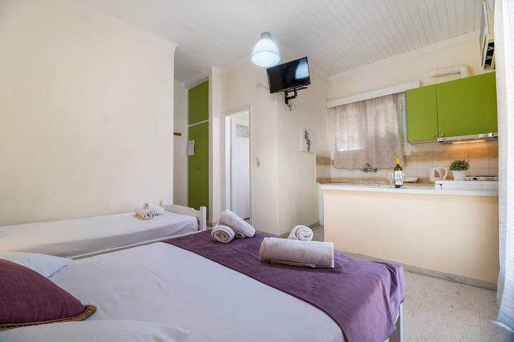 Entire studio, Studio Apartment 'With Mountain View' with Sea View in Nikiana, Alexandros