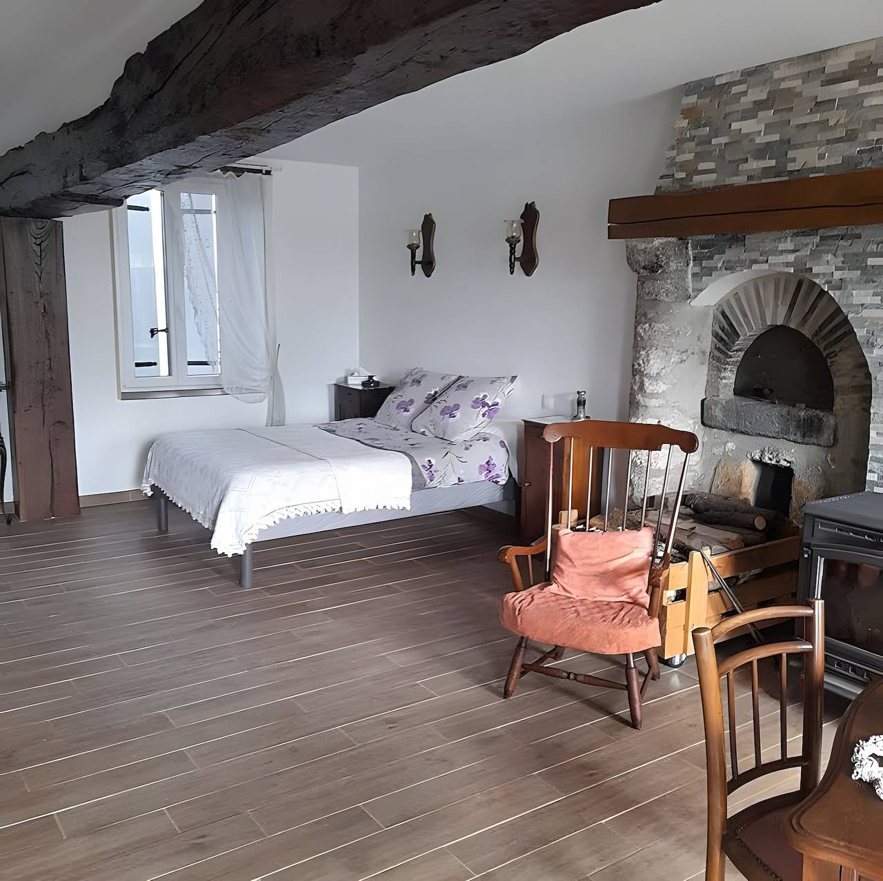 Chambre d’hôtes « Chambre 3 » avec piscine partagée, terrasse commune et Wi-Fi in Saint-Bon, Marne