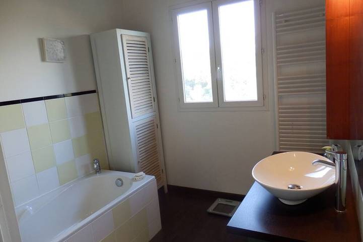 Location de vacances pour 4 personnes, avec jardin et terrasse à Alata - 4