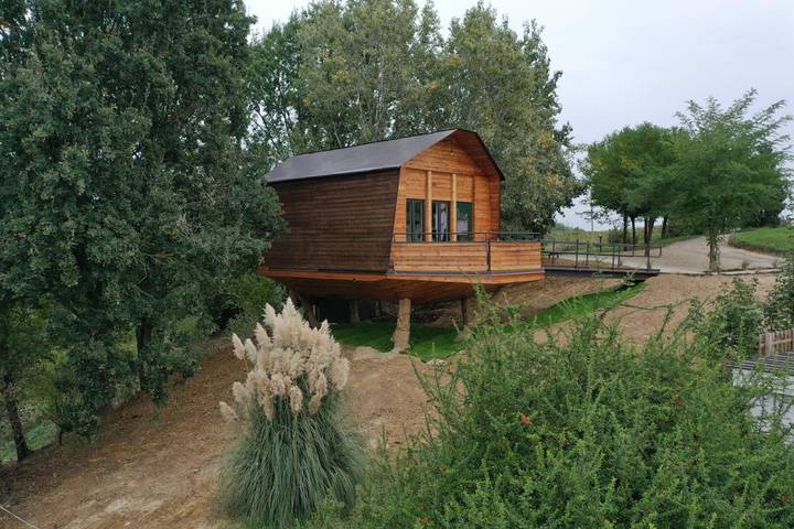 Casale per 2 persone, con Terrazza e Giardino nonché Piscina e Panorama in Langhe