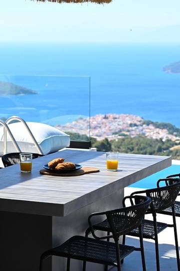 Villa für 4 Personen, mit Ausblick und Pool sowie Terrasse, mit Haustier auf Skiathos