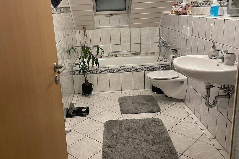 Ganze Wohnung, Ferienwohnung/App. für 4 Gäste mit 74m² in Horn-Bad Meinberg in Horn-Bad Meinberg, Kreis Lippe