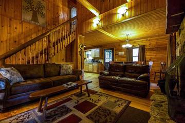 Log Cabin for 8 Guests in Hocking Hills, Picture 4