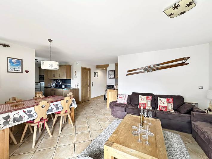Gîte pour 8 personnes, avec terrasse dans Office De Tourisme Des Carroz - 2