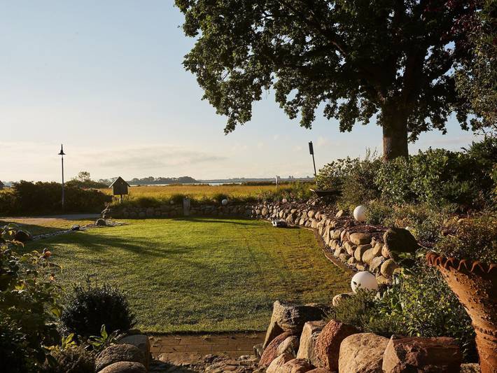 Ferienwohnung für 2 Personen, mit Garten und Terrasse sowie Seeblick und Ausblick, mit Haustier in Middelhagen - 3