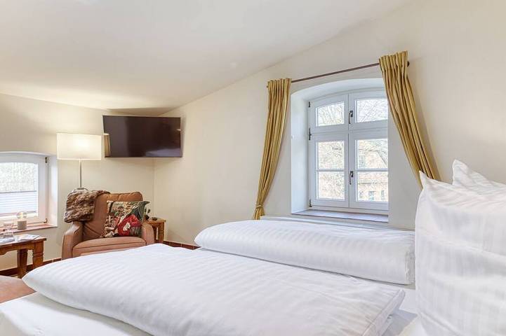 Ganze Wohnung, Exklusive Posthornsuite für Naturliebhaber - Posthornsuite in Krakow am See, Naturpark Nossentiner/Schwinzer Heide