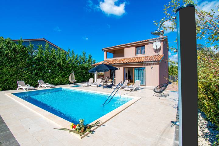 Villa pour 8 personnes, avec piscine et balcon à Loborika - 4