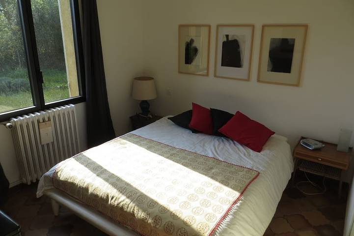 Location de vacances pour 6 personnes, avec jardin et terrasse à Arpaillargues-et-Aureillac - 3