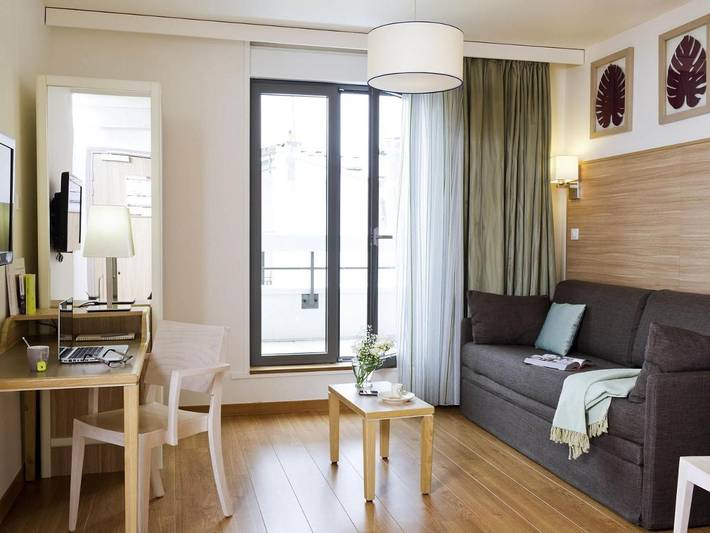 Appart’hôtel pour 3 personnes, avec Terrasse ainsi que Jardin et Vue