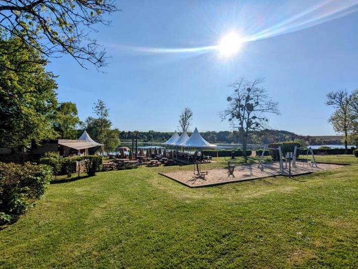 Camping pour 5 personnes, avec jardin et piscine ainsi que vue et vue sur le lac, adapté aux familles dans les Ardennes - 4