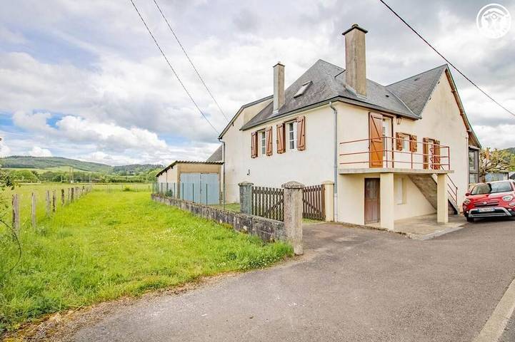 Gîte pour 2 personnes, avec jardin, animaux acceptés dans La Celle-en-Morvan