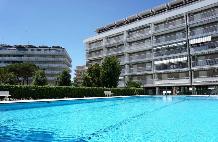 Appartement entier, Appartement accueillant avec balcon vue piscine in Porto Santa Margherita, Caorle