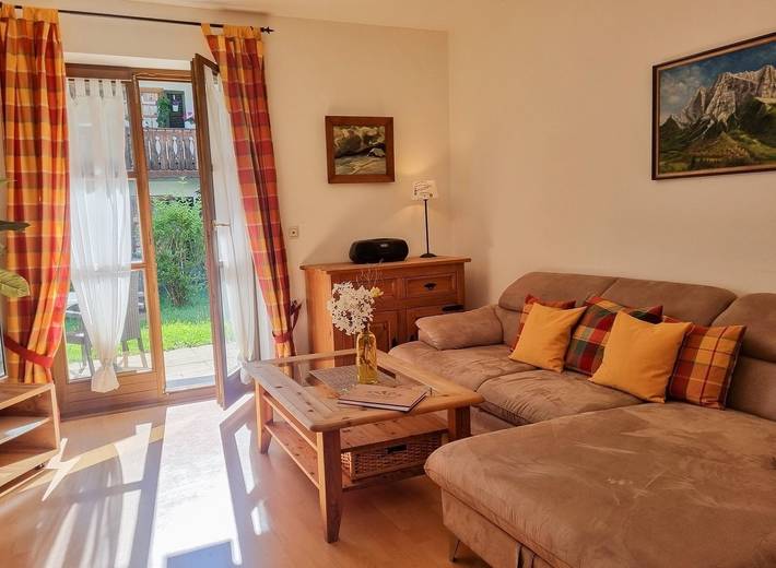 Ferienwohnung für 3 Personen, mit Balkon und Terrasse sowie Garten und Pool im Mittenwald - 2