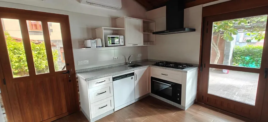Maison de campagne pour 3 personnes, avec piscine ainsi que jardin et vue - 1