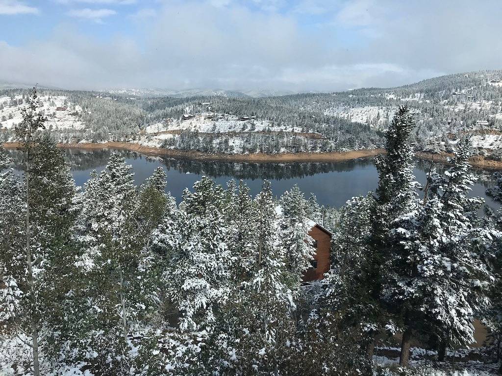 Reizender Gebirgsflucht mit epischen Ansichten in Boulder County