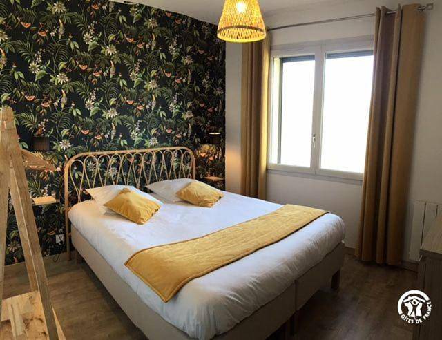 Location de vacances pour 15 personnes, avec jardin ainsi que vue et terrasse à Saint-Izaire - 4