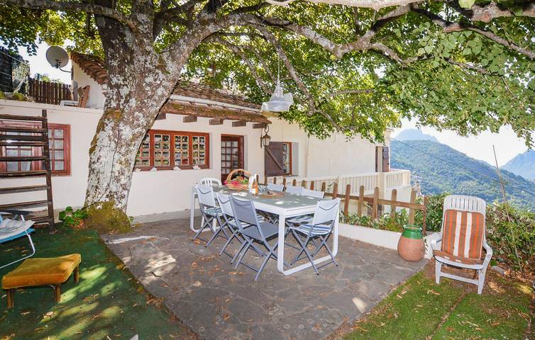 Appartement confortable d'une chambre à Évisa, avec cuisine et place de parking in Marignana, Parc naturel régional de Corse