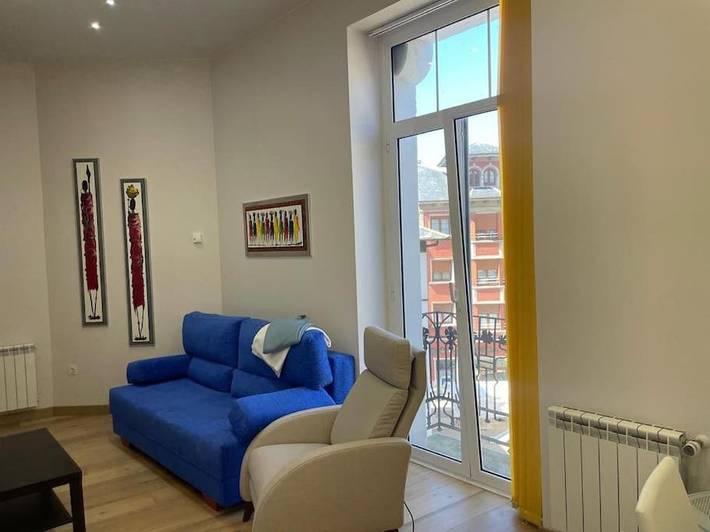 Apartamento para 4 personas, con balcón y vistas en Luarca