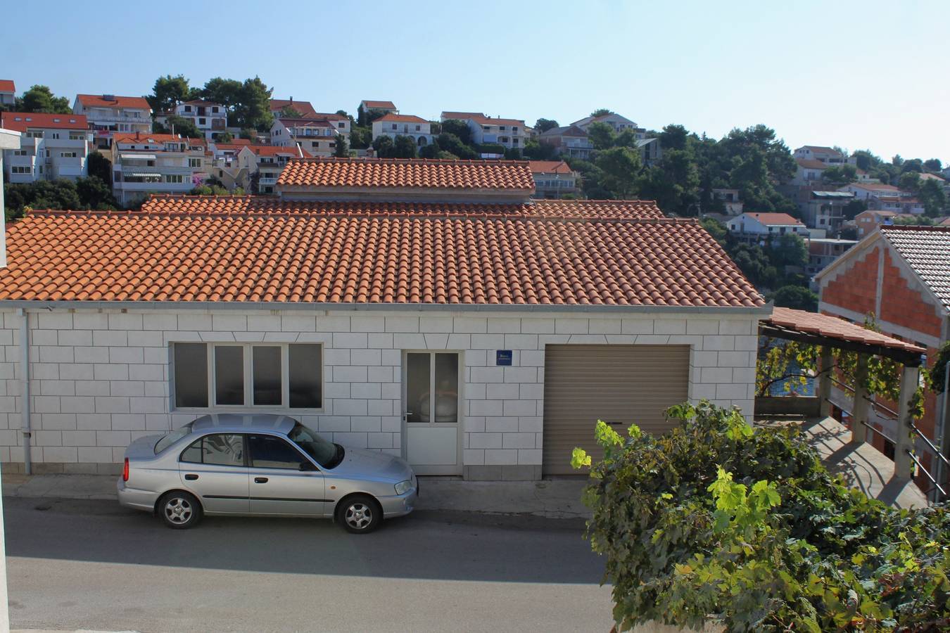 Ganze Wohnung, 2-Zimmer-Ferienwohnung am Strand Zavalatica, Korcula A-9315-a in Čara, Korcula