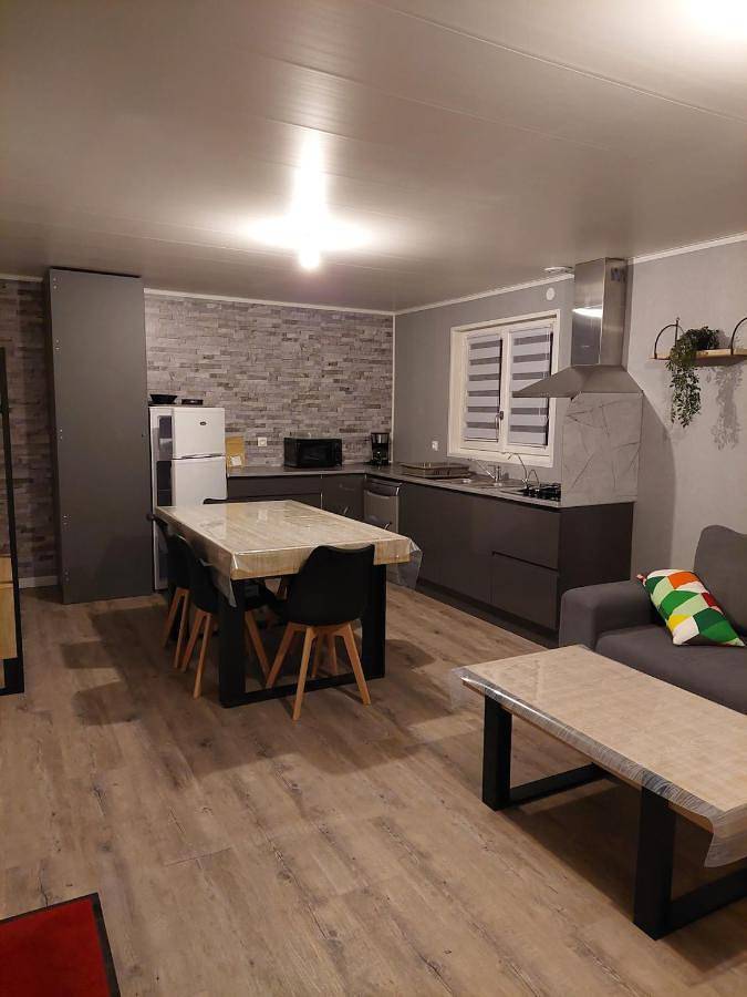 Chalet pour 7 personnes, avec piscine et jardin, animaux acceptés