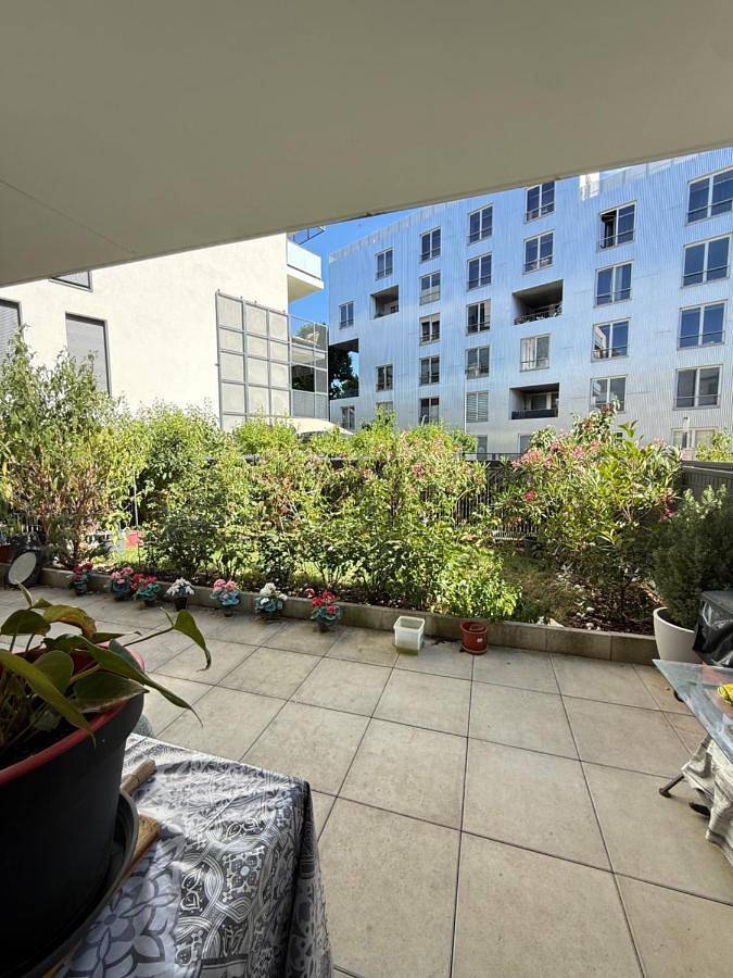 Une petite chambre jardin in Dijon, Région de Dijon