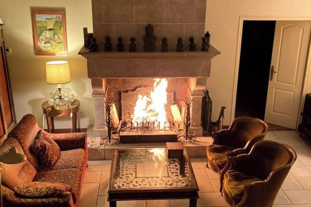 6 bedroom private vacation home in chatillon-sur-loire in Châtillon-sur-Loire, Région de Montargis