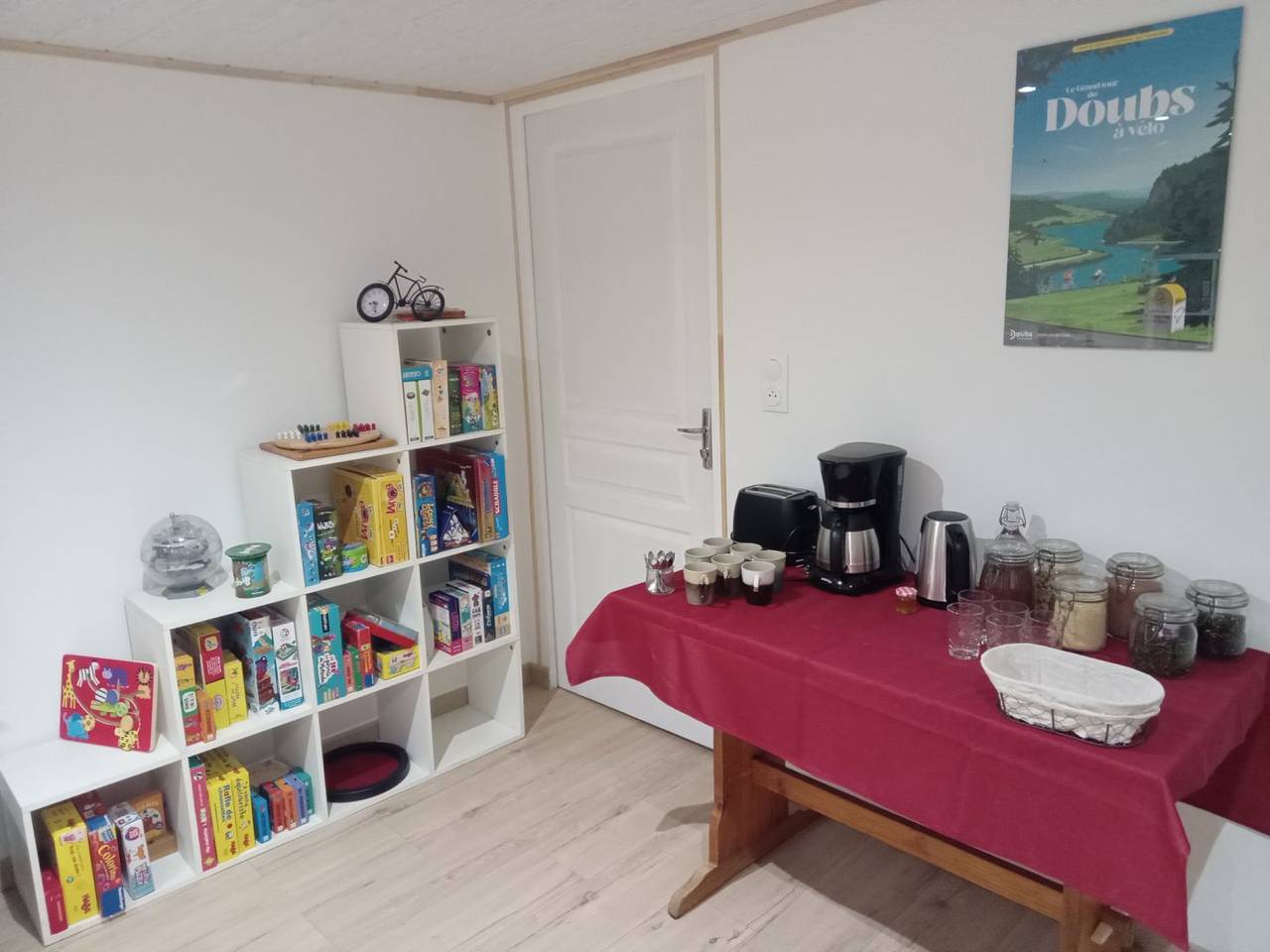 Ls2R - Maison d'hôtes et ludothèque Eurovelo 6 - Chambre Odda in L'Isle-sur-le-Doubs, Doubs