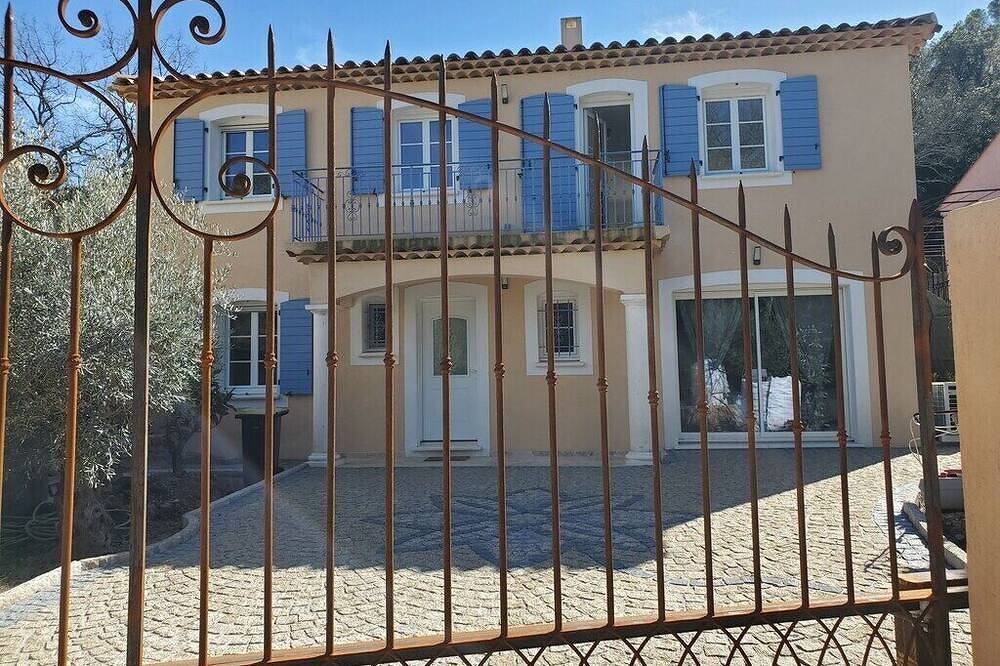 Villa Azur 6 bedrooms and heated pool 18 persons in Le Thoronet, Draguignan region