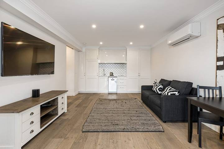 Holiday home for 10 people, with garden and terrace as well as sauna and hot tub, with pets in Sorrento (Victoria)