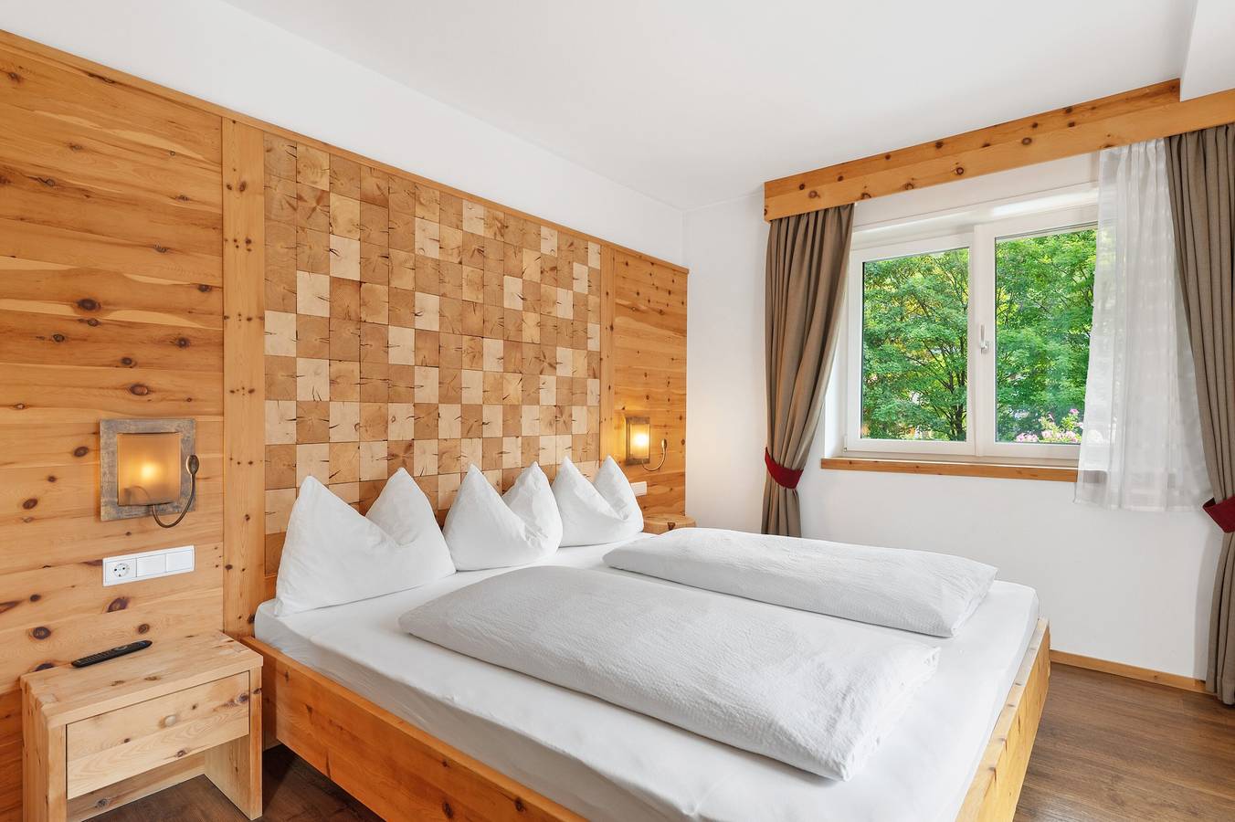 Hel lägenhet, Apartment 'Hotel Residence Olympia 4' with Mountain View, Shared Garden and Wi-Fi in Sarnthein, Sarnvalley