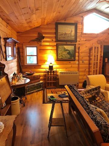 Log Cabin for 7 Guests in Carroll, Coös County, Picture 1